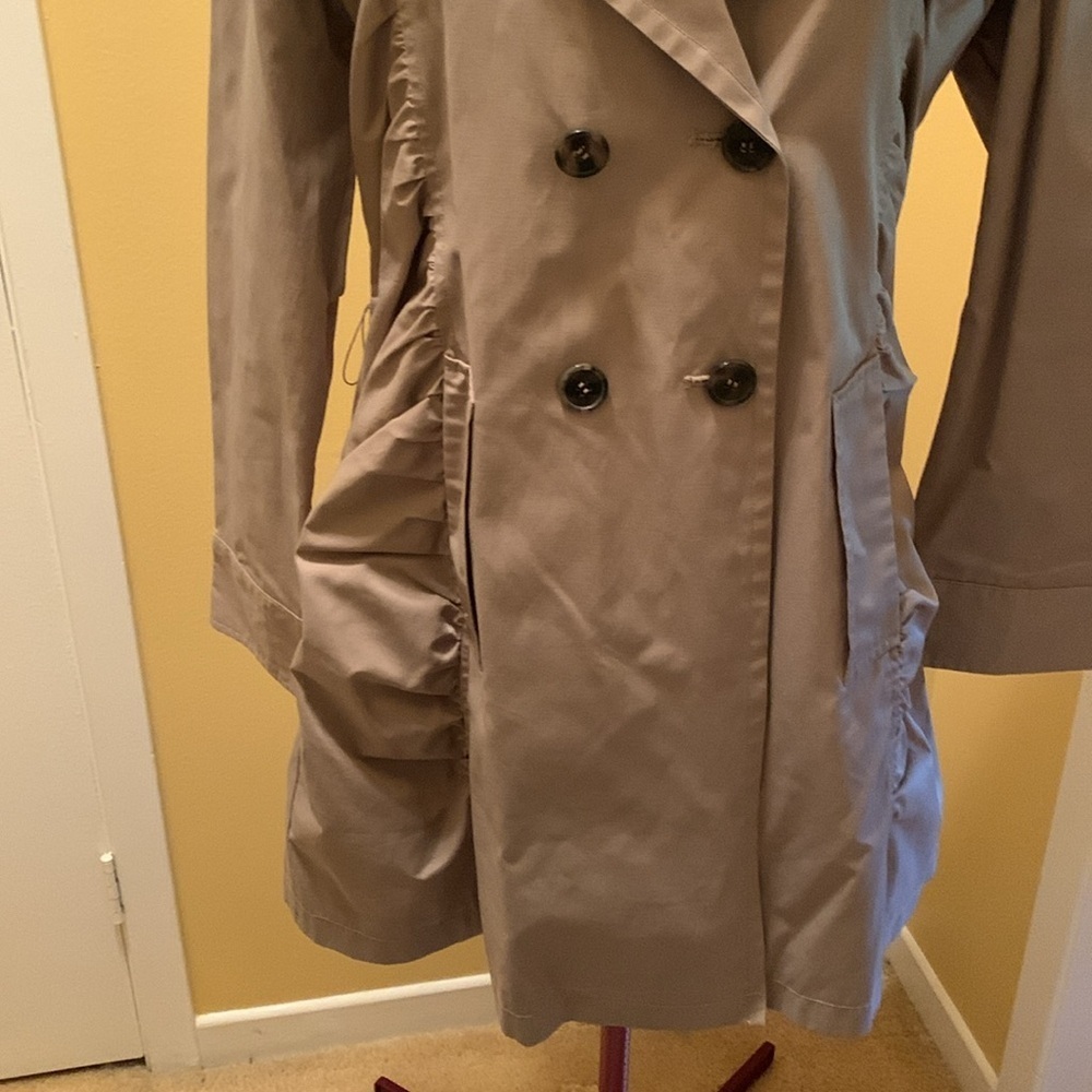 Black Rivet Lightweight Belted Short Trench Coat feminine classic - Picture 7 of 15